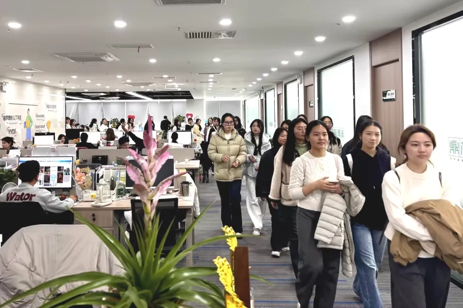 校企协同育新人 产教融合拓新路——合肥师范学院外国语学院师生走进安徽鼎校教育开展素质教育认知实践